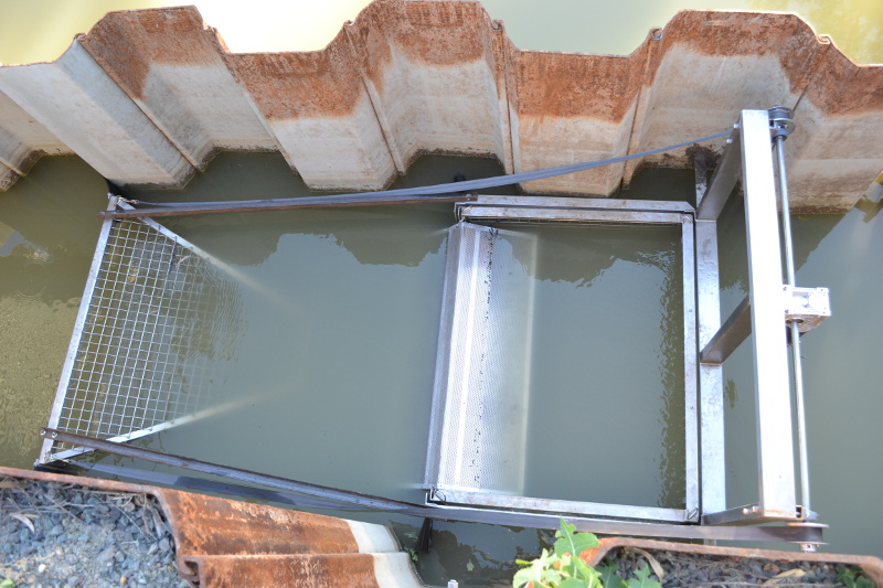 Fish collection cage at a fishway entrance (Booligal Weir, Lachlan River, New South Wales)Photo by Ivor Stuart